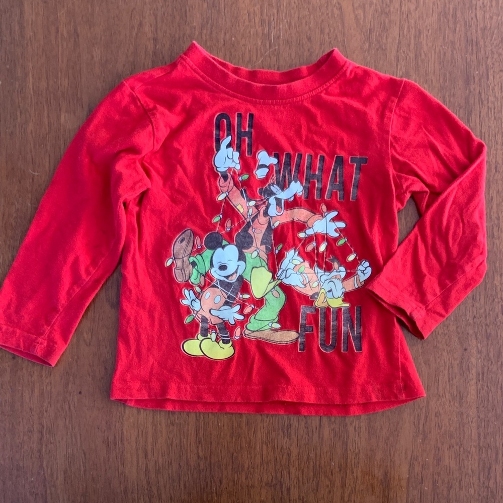 😊FREE😊 Disney Festive Long Sleeve Tee with Mickey and Friends size 2T